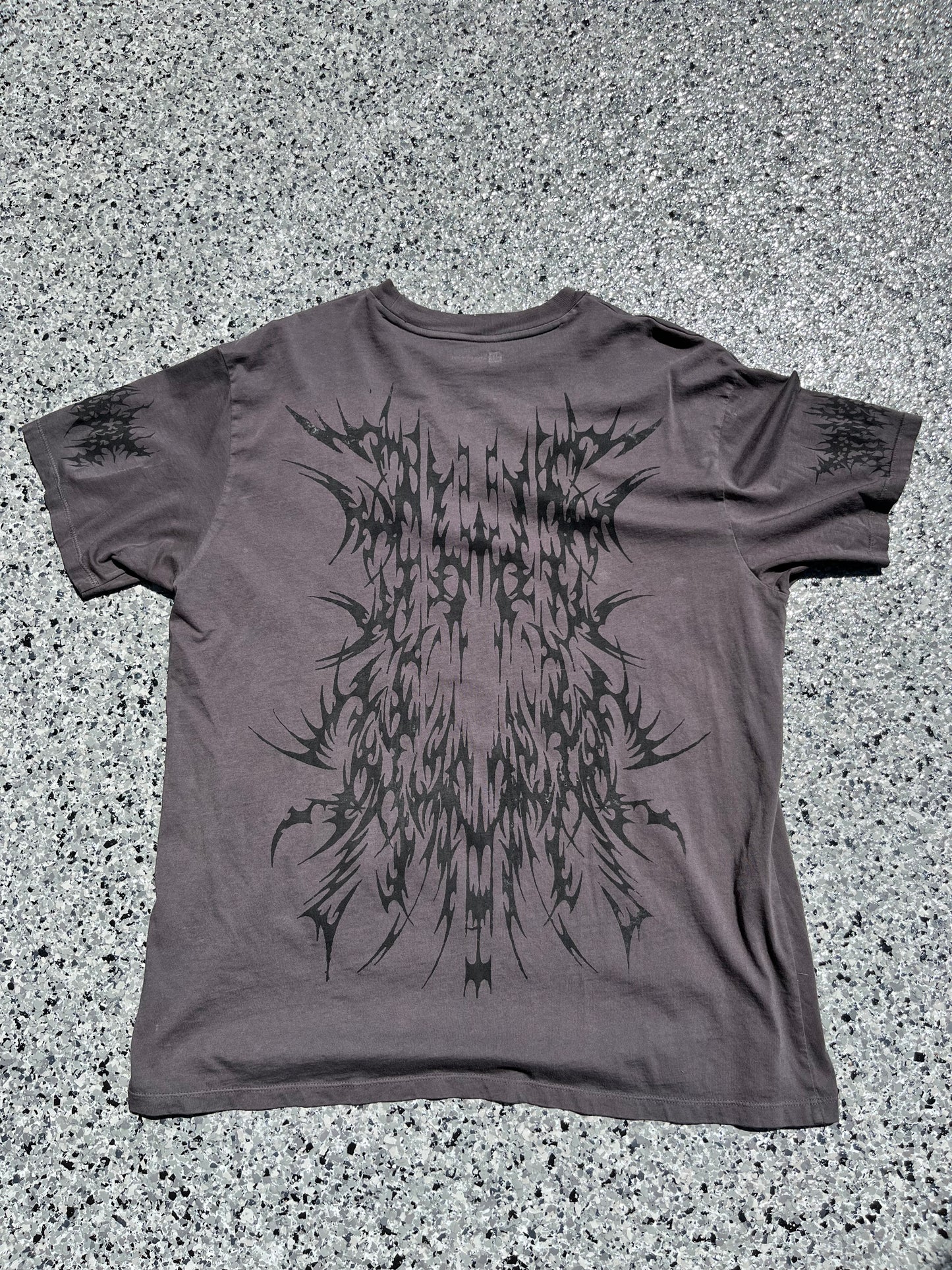 BLACK ON BLACK SKULL TEE