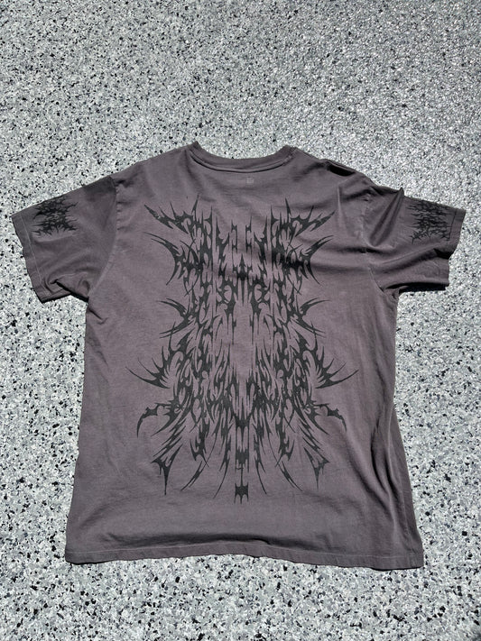 BLACK ON BLACK SKULL TEE