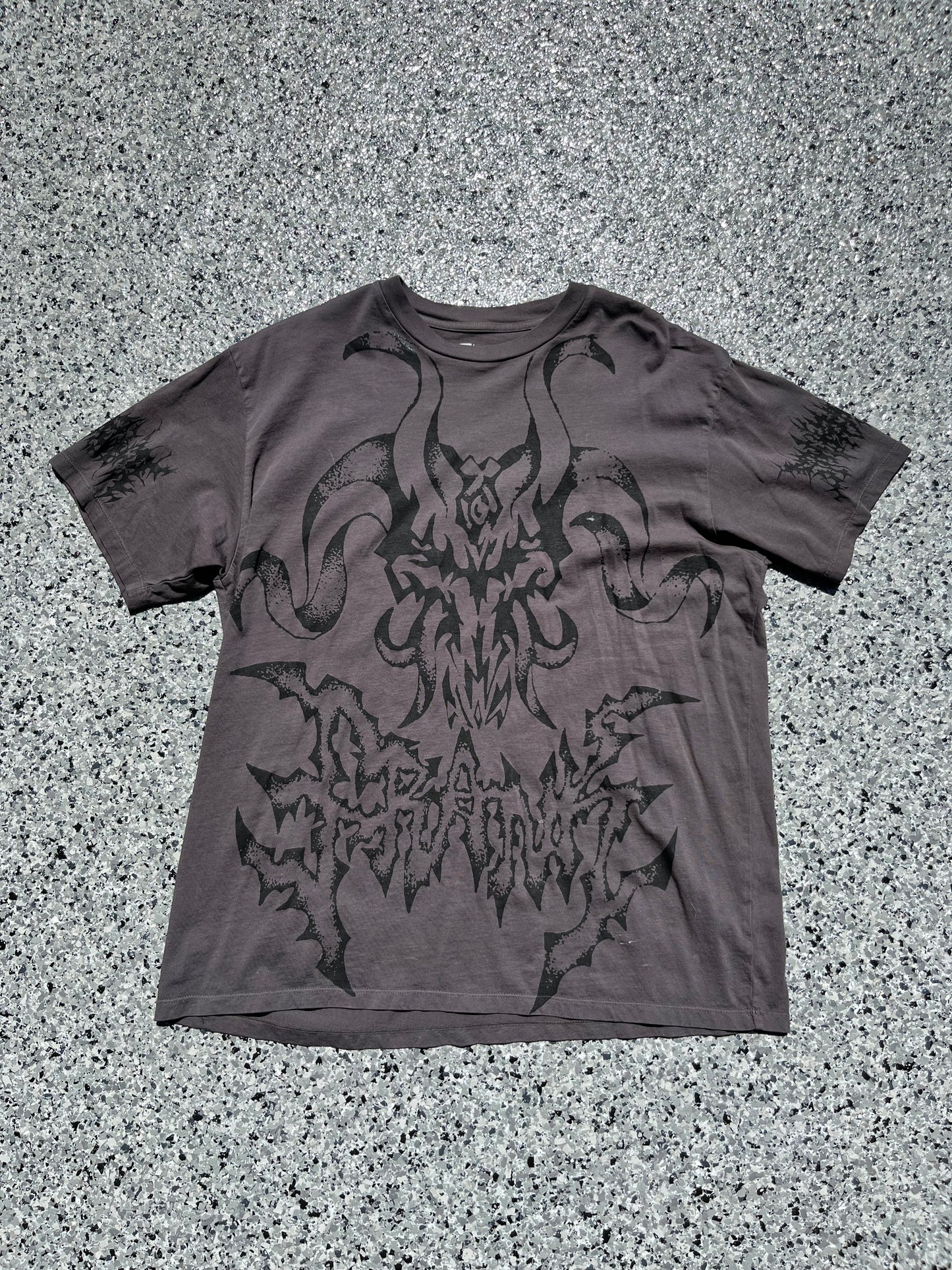 BLACK ON BLACK SKULL TEE